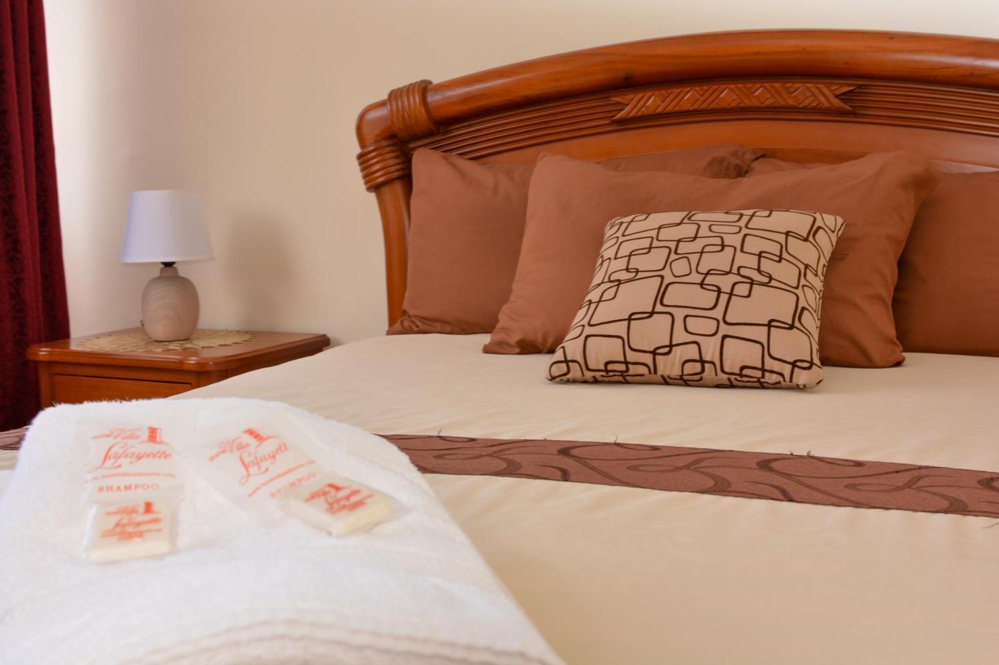 Hotel Villa Lafayette กีโต ภายนอก รูปภาพ